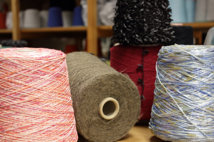 Trier - knitting machine yarn