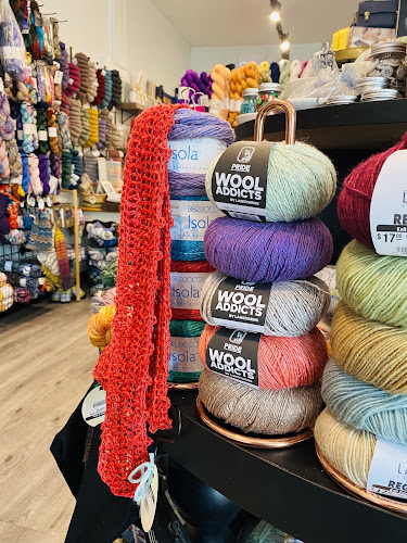 Knit Knot & Natter
